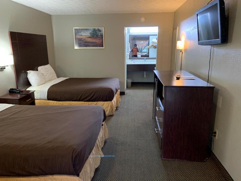 Governors Inn Shelby Buitenkant foto